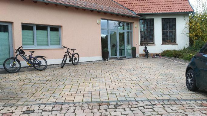 Lengfeld -Gemeindehaus Aqua -Pflaster